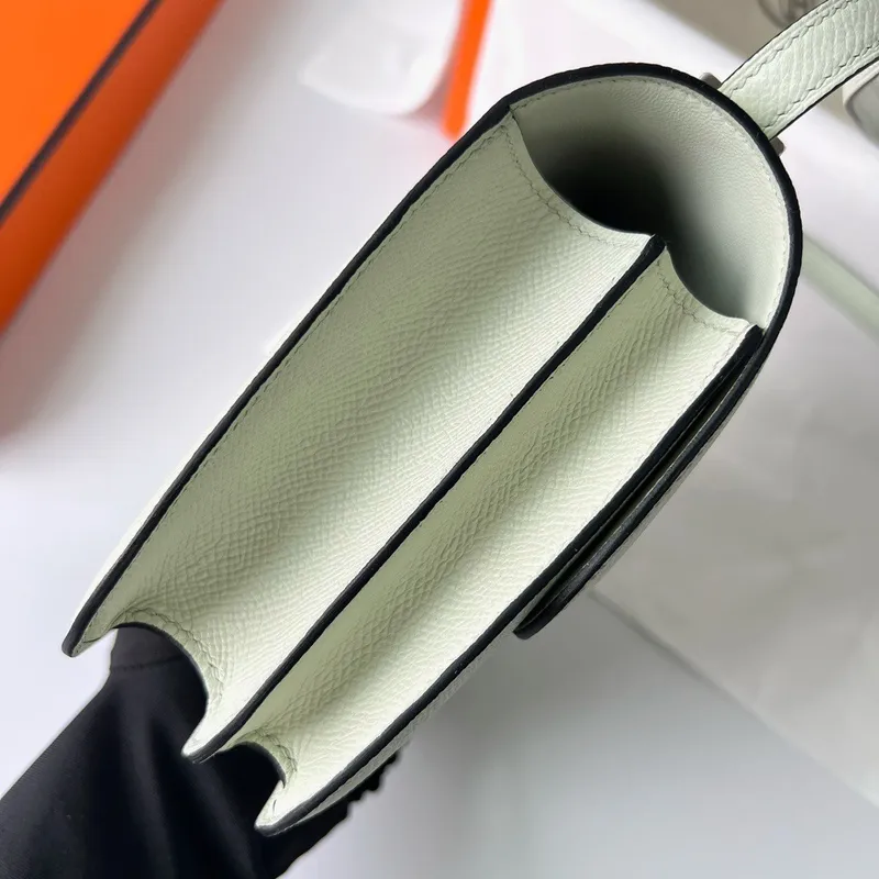 Hermes Constance 1 18 Zrcadlová taška v barvě Vert Fizz z telecí kůže Epsom