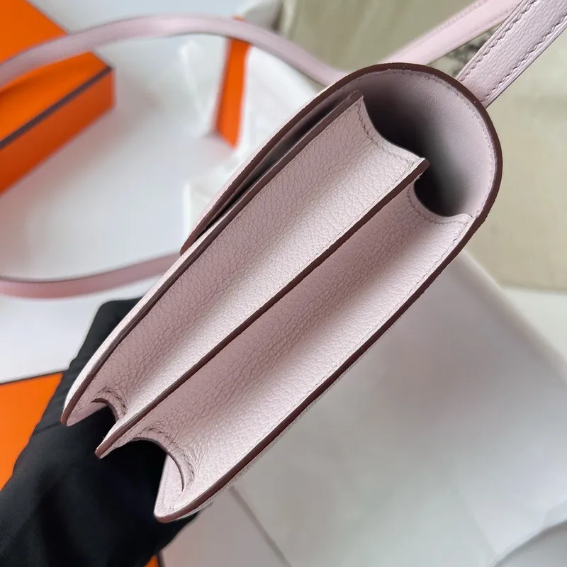 Hermes Constance 1 18 Zrcadlová taška v jemné fialové kůži Chevre Mysore