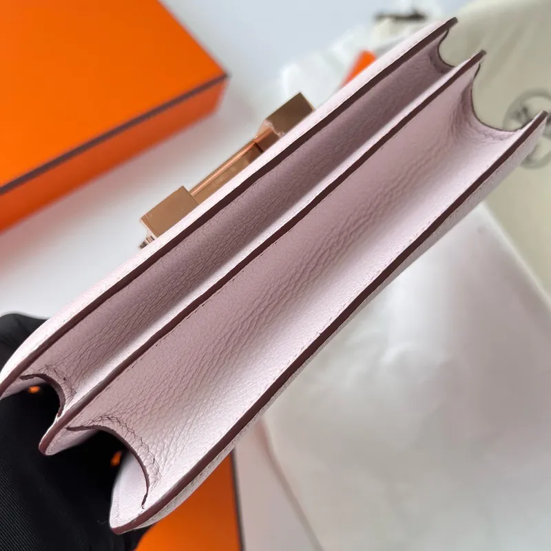 Hermes Constance 1 18 Zrcadlová taška v jemné fialové kůži Chevre Mysore