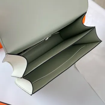 Hermes Constance 24 Ručně vyráběná taška v barvě Vert Fizz z telecí kůže Epsom