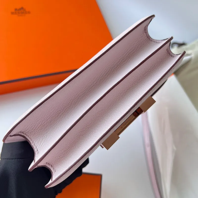 Hermes Constance 18 Ručně vyrobená taška v jemné fialové kůži Chevre Mysore