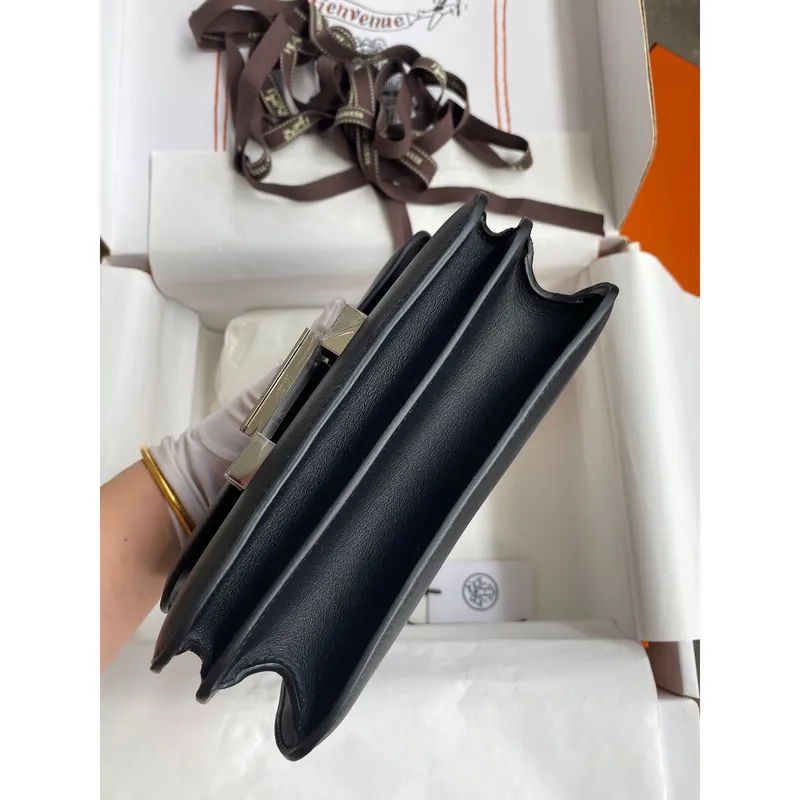 Hermes Constance 18 Ručně vyráběná taška v černé hladké telecí kůži