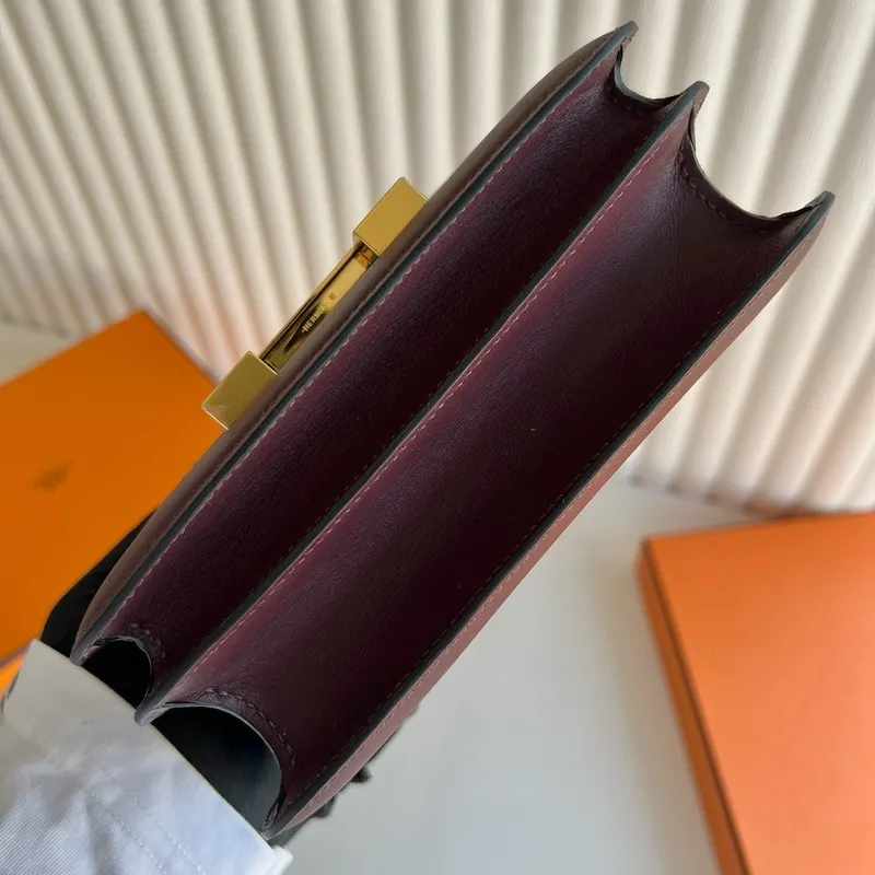 Hermes Constance 18 Ručně vyráběná taška v Bordeaux Swift telecí kůži