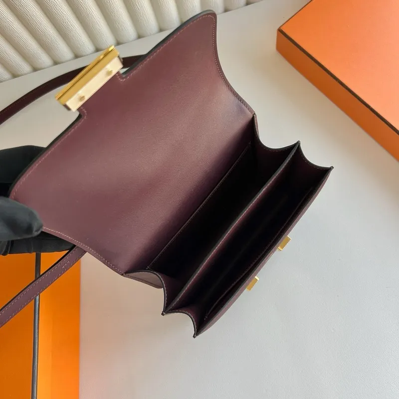 Hermes Constance 18 Ručně vyráběná taška v Bordeaux Swift telecí kůži