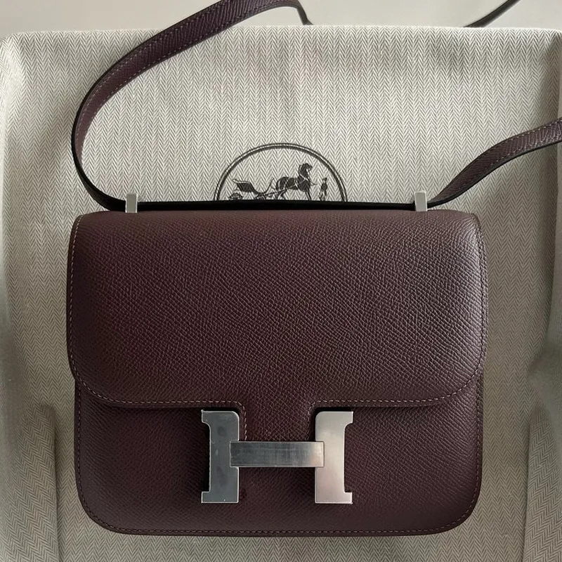 Hermes Constance 18 Ručně vyráběná taška v Rouge Sellier Epsom telecí kůži
