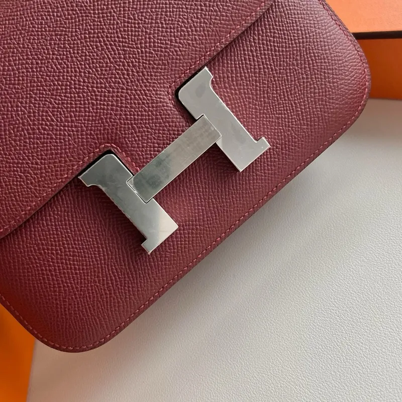 Hermes Constance 18 Ručně vyráběná taška v Rouge H Epsom telecí kůži