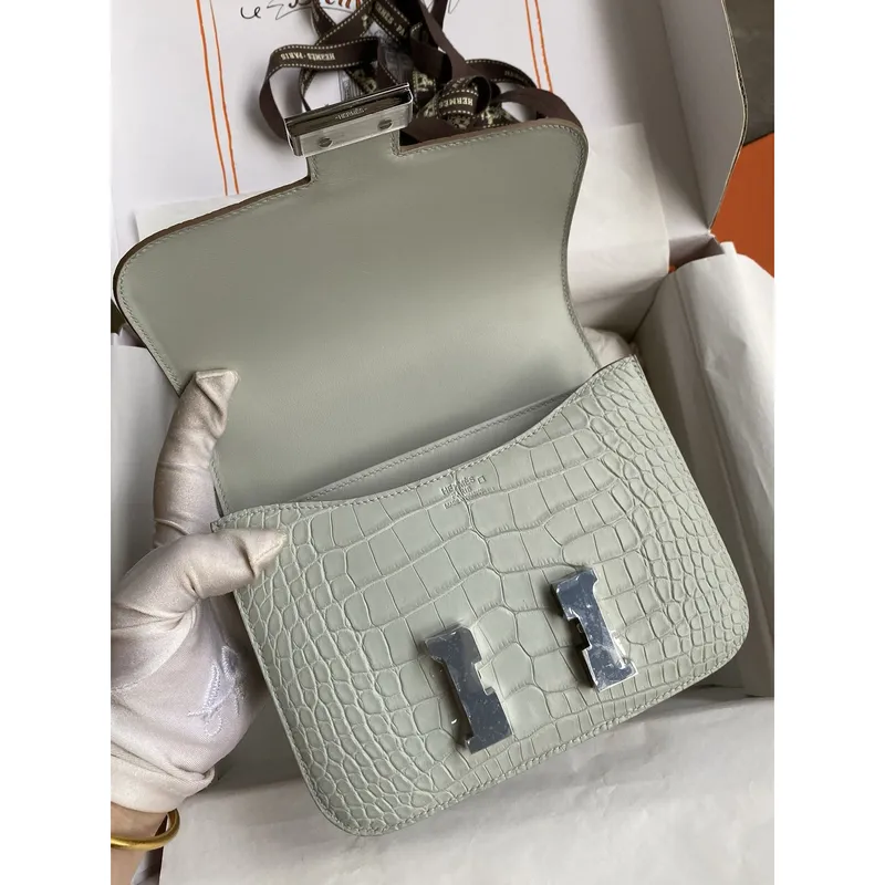 Hermes Constance 18 Ručně vyráběná taška v matné kůži aligátora Gris Neve
