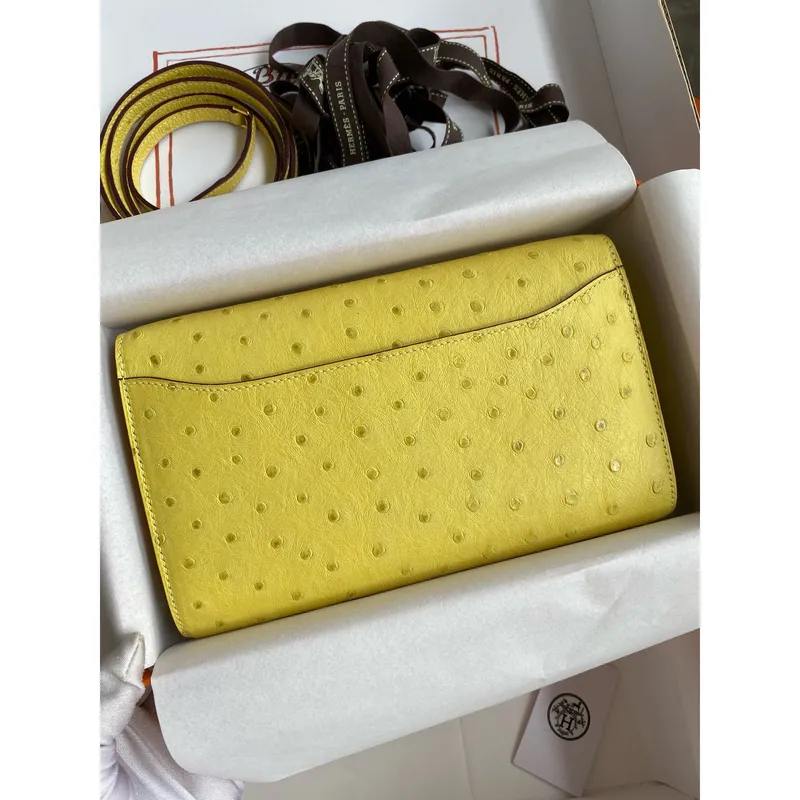Hermes Constance To Go peněženka v limetkově zelené pštrosí kůži