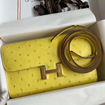 Hermes Constance To Go peněženka v limetkově zelené pštrosí kůži