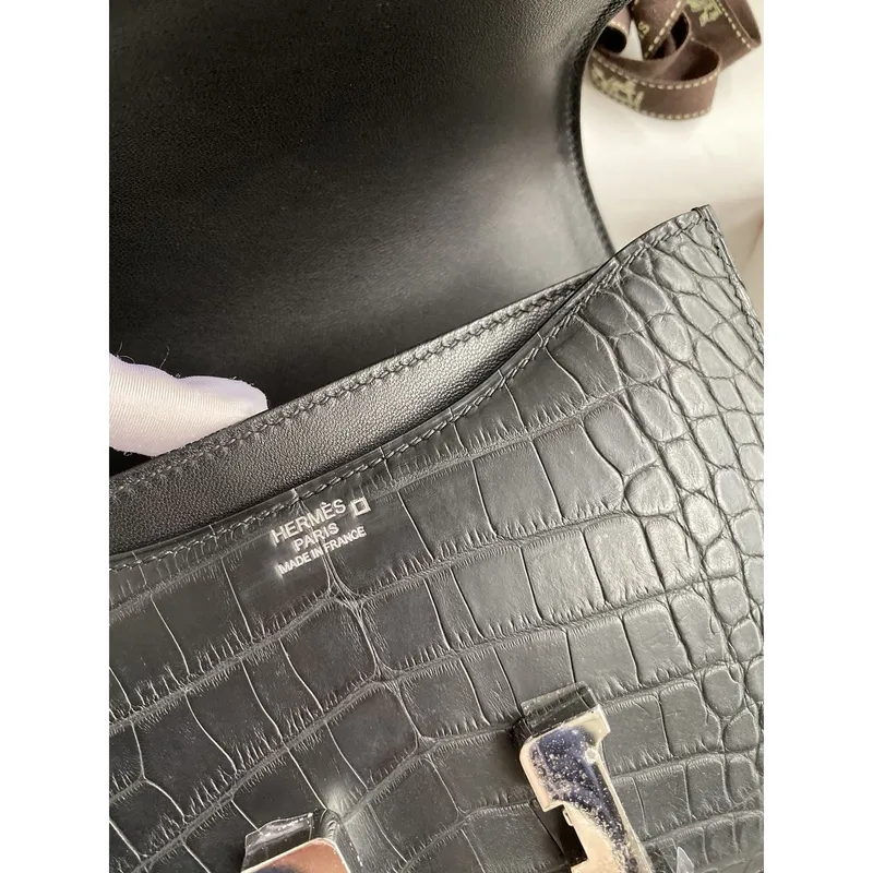 Hermes Constance 18 Ručně vyráběná taška z černé matné aligátorové kůže