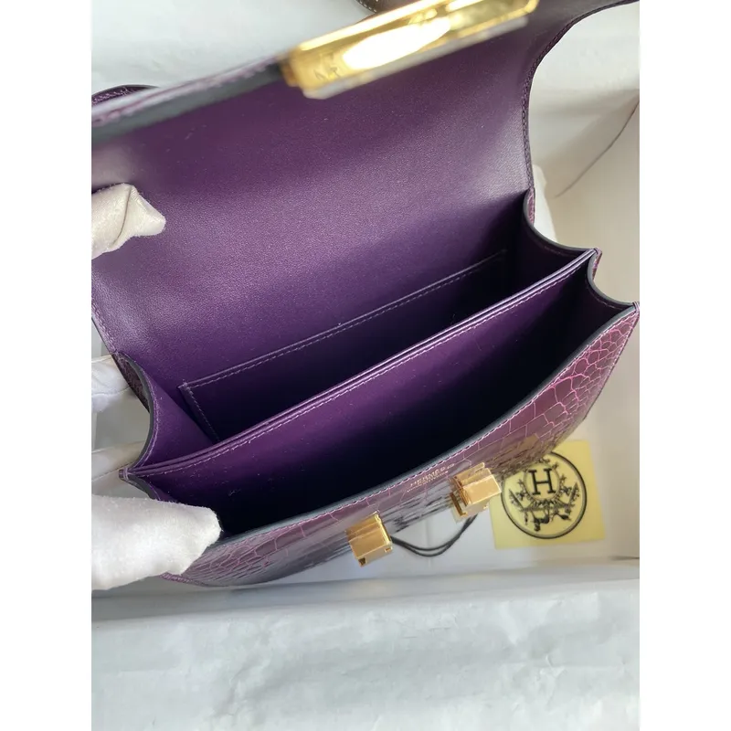 Hermes Constance 18 Ručně vyráběná taška v lesklé aligátorové kůži Cassis