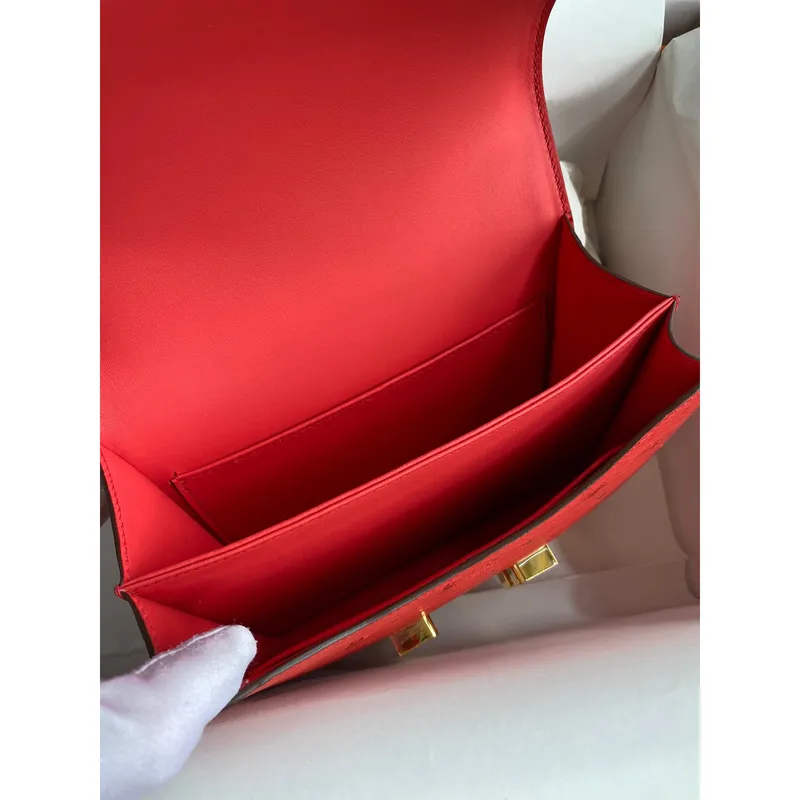 Hermes Constance 18 Ručně vyráběná taška z červené pštrosí kůže