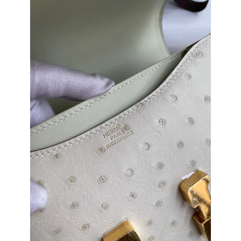 Hermes Constance 18 Ručně vyráběná taška z pštrosí kůže Parchemin