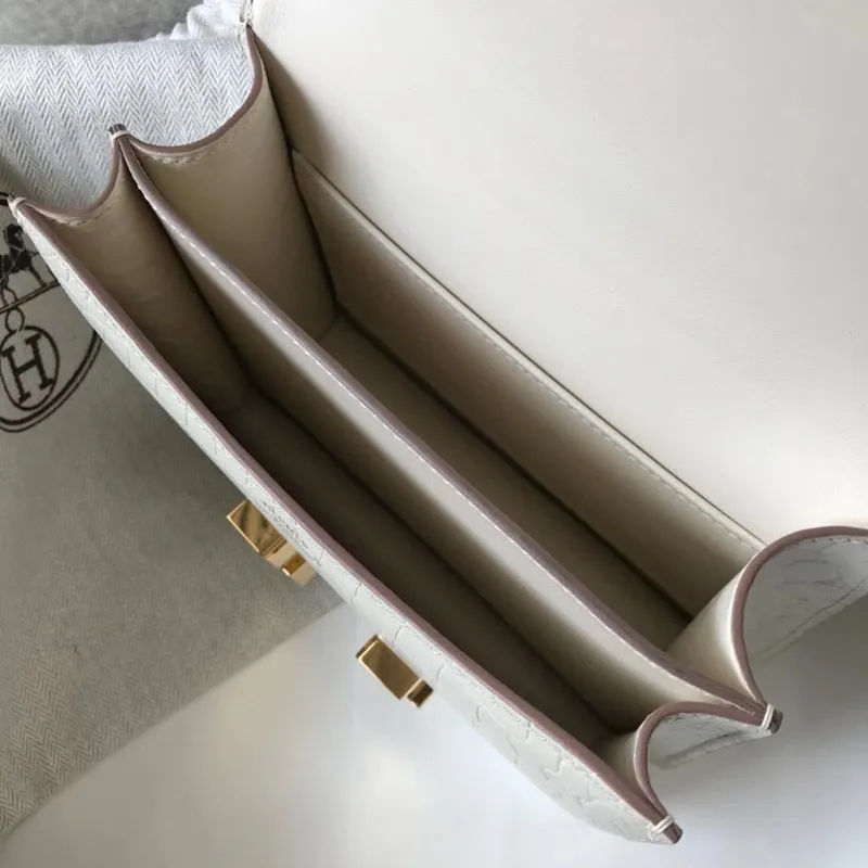 Taška Hermes Constance 18 cm v bílé embosované krokodýlí kůži
