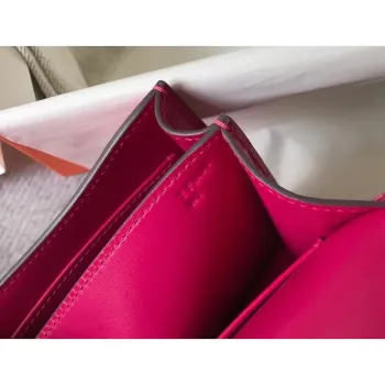 Hermes Constance 18cm Taška v růžové červené s embosovaným krokodýlem