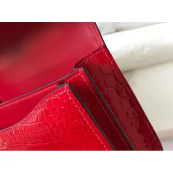 Hermes Constance 18cm Taška v červeném embosovaném krokodýlím vzoru