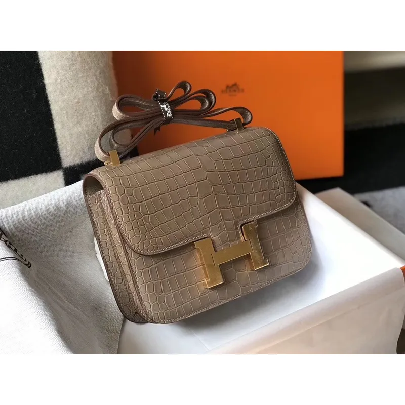 Taška Hermes Constance 18 cm v taupe embosované krokodýlí kůži