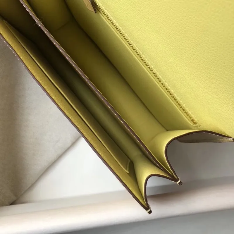 Taška Hermes Constance 24cm v Jaune Poussin embosovaná krokodýlí kůže