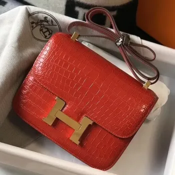 Taška Hermes Constance 24 cm v červeném embosovaném krokodýlím vzoru
