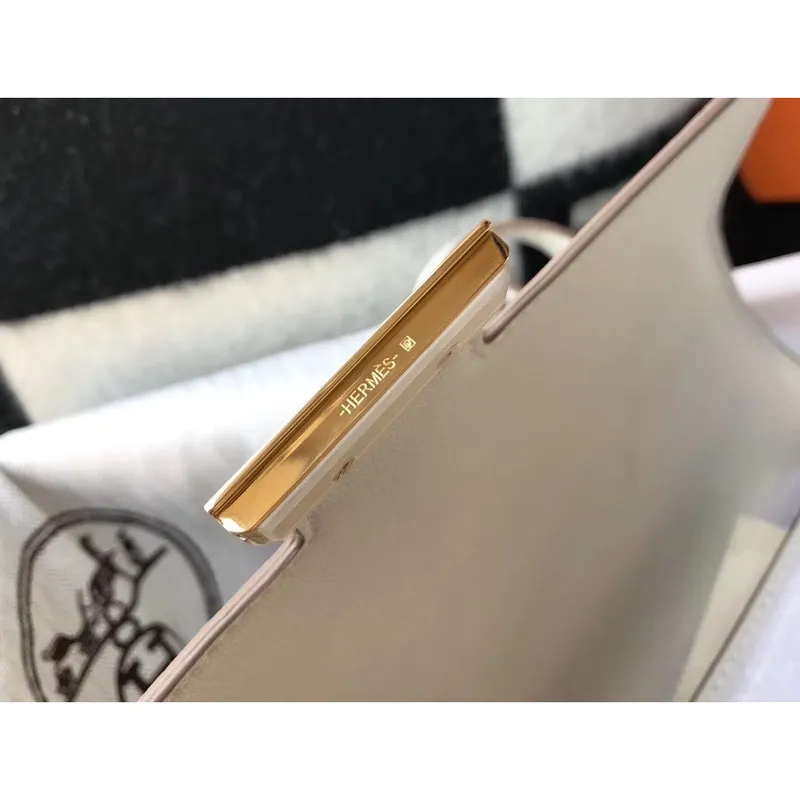 Kabelka Hermes Constance 24 cm v bílé embosované krokodýlí kůži