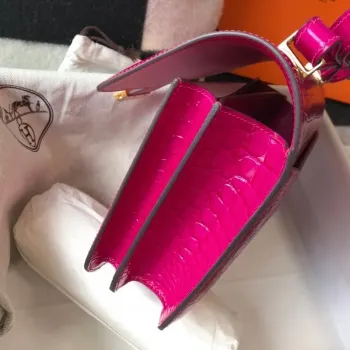 Taška Hermes Constance 24cm v růžové červené barvě s embosovaným krokodýlem