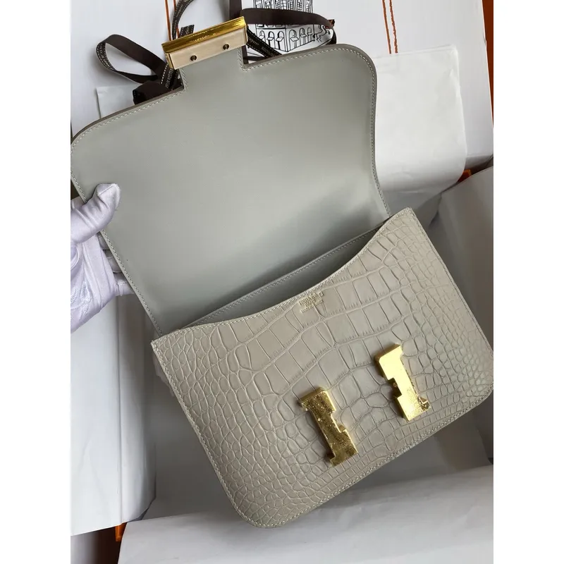 Hermes Constance 24 Ručně vyráběná taška v matné perlově šedé aligátorové kůži