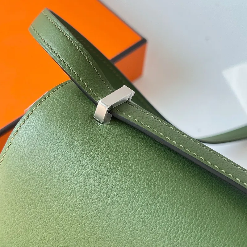 Kabelka Hermes Constance Elan ručně vyrobená z kůže Evercolor Calfskin v odstínu Canopee