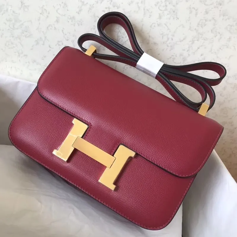 Hermes Epsom Constance 24cm Tmavě červená ručně vyráběná taška