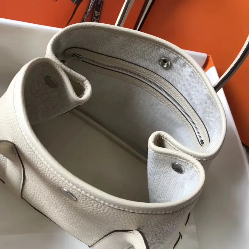 Hermes White Clemence Garden Party 30cm Ručně vyráběná taška