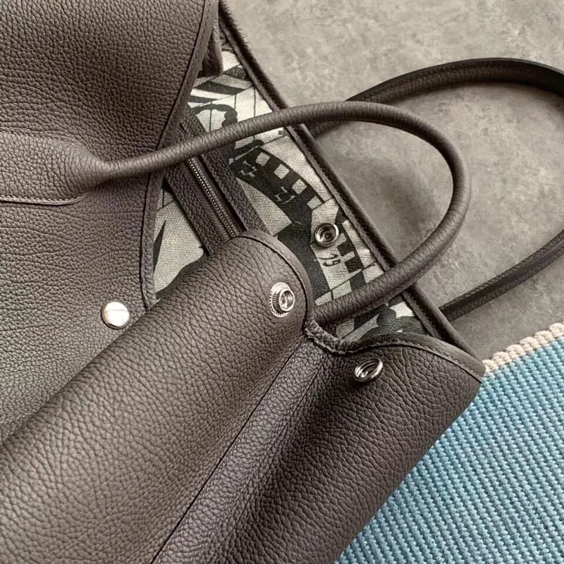 Hermes Šedá Fjord Zahradní Taška 30cm s Tiskem Podšívky