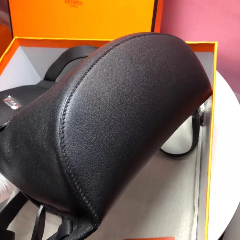 Batoh Hermes GR24 v černé rychlé telecí kůži