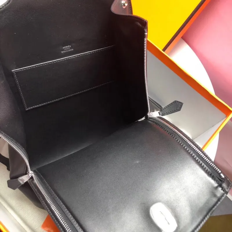 Batoh Hermes GR24 v černé rychlé telecí kůži