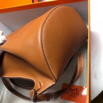 Batoh Hermes GR24 ve zlaté kůži z telecí kůže