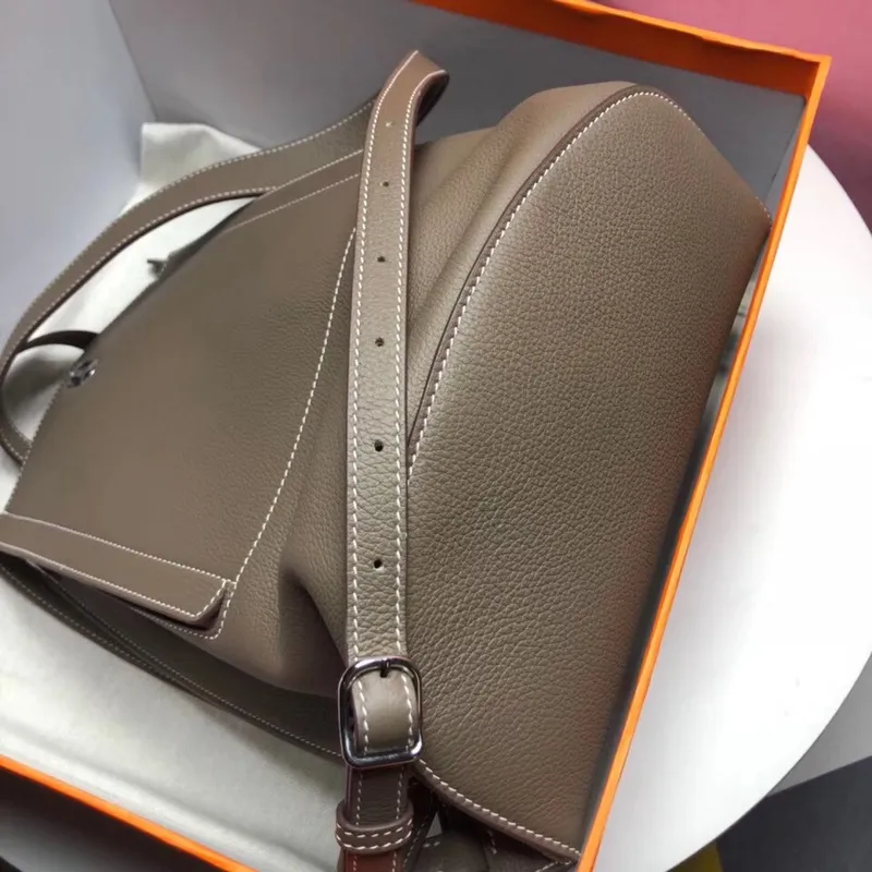 Batoh Hermes GR24 v taupe kůži Everycolor