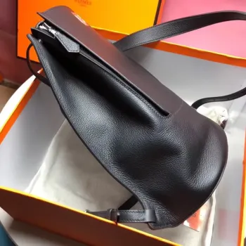Hermes GR24 Batoh v černé barvě z telecí kůže