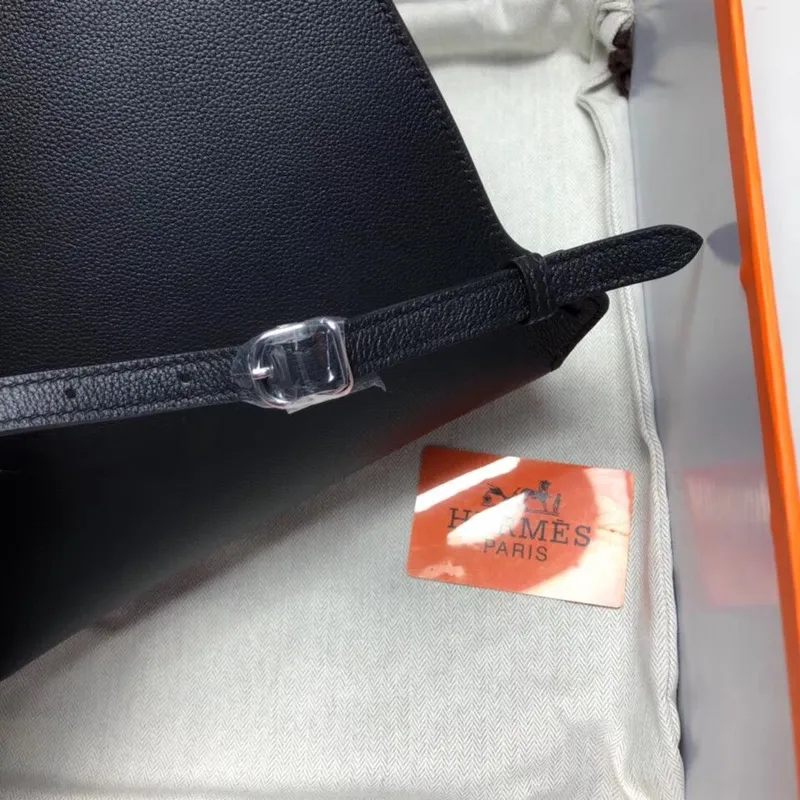 Hermes GR24 Batoh v černé barvě z telecí kůže