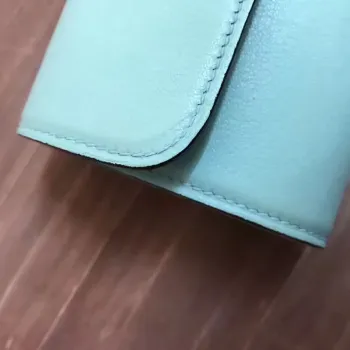 Hermes Ručně vyráběná Egee Clutch v atoll modré kůži Swift