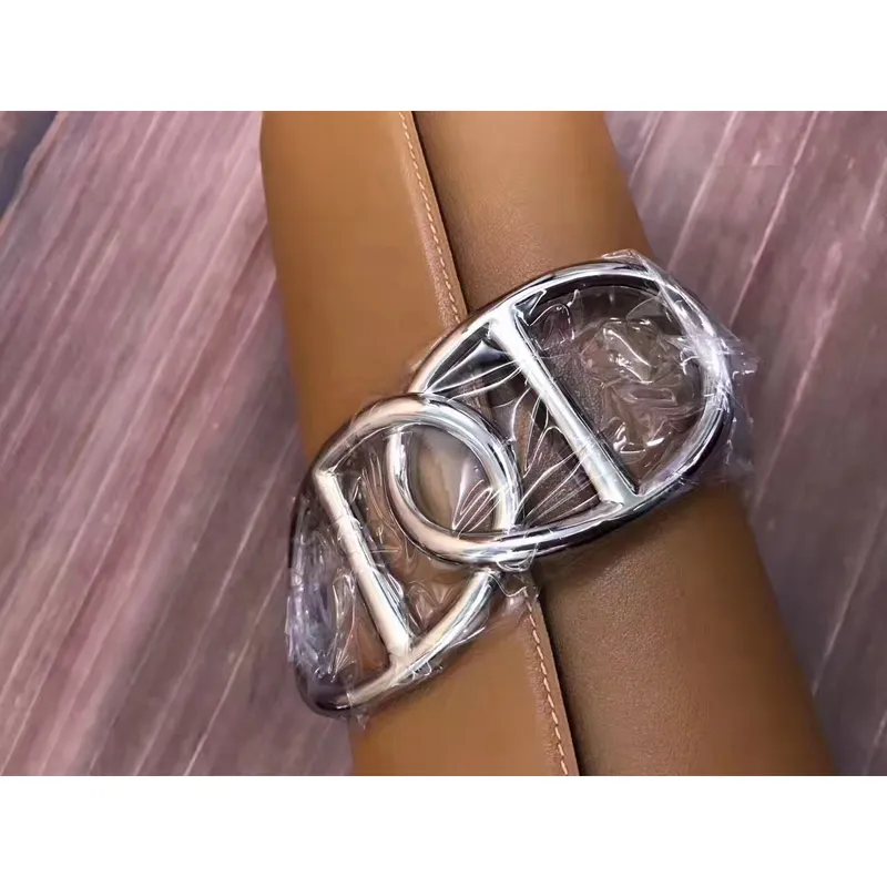 Hermes Ručně vyráběná Egee kabelka v karamelové kůži Swift