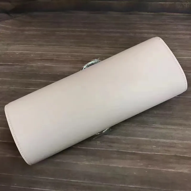 Hermes Ručně vyráběná Egee Clutch v růžovém dragee kůži Swift