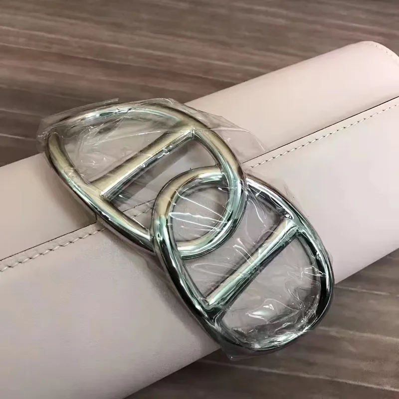 Hermes Ručně vyráběná Egee Clutch v růžovém dragee kůži Swift