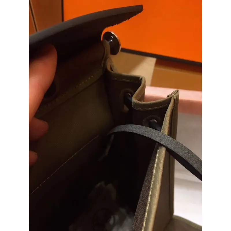 Hermes Herbag Zip 31cm Taška v Černé a Taupe