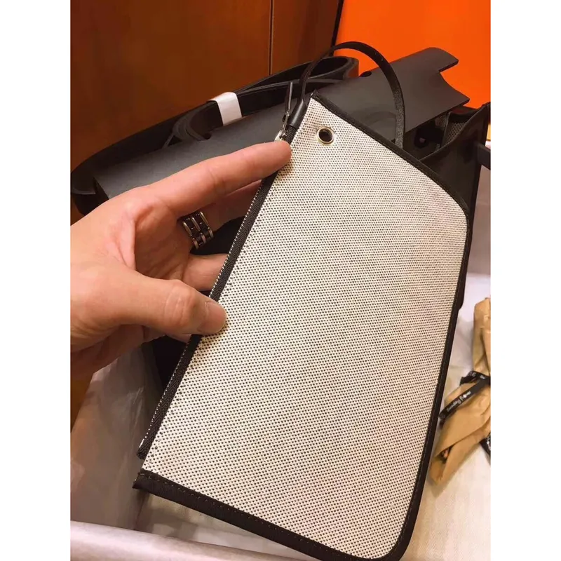 Hermes Herbag Zip 31cm Taška v černé kůži a plátně