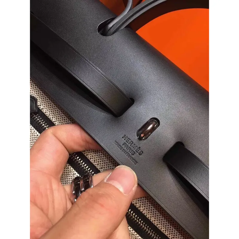Hermes Herbag Zip 31cm Taška v černé kůži a plátně