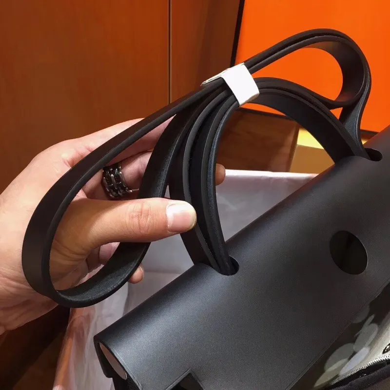 Hermes Herbag Zip 31cm Taška v černé kůži a plátně