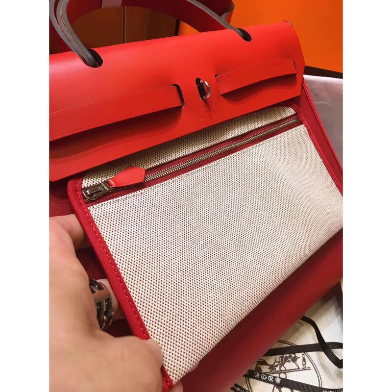 Hermes Herbag Zip 31cm Taška v červené plátno a kůže