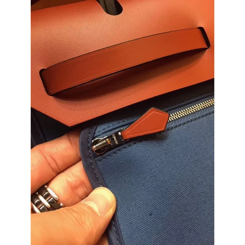 Hermes Herbag Zip 31cm Taška v Camel a Modré