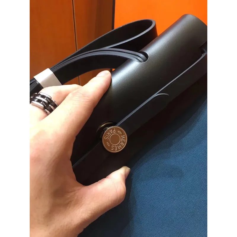 Hermes Herbag Zip 31cm Taška v černé a modré barvě