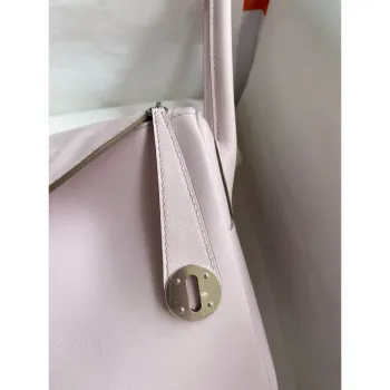 Hermes Lindy 26 Ručně vyráběná taška v barvě světle fialové z telecí kůže