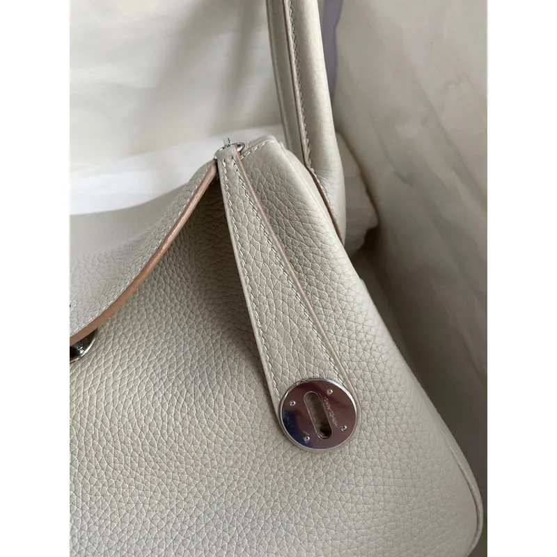 Hermes Lindy 26 Ručně vyráběná taška z kůže Beton Clemence