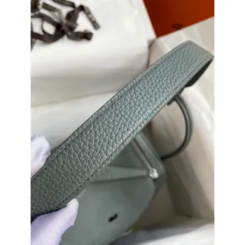 Hermes Lindy 26 Ručně vyráběná taška v kůži Clemence ve odstínu Vert Amande